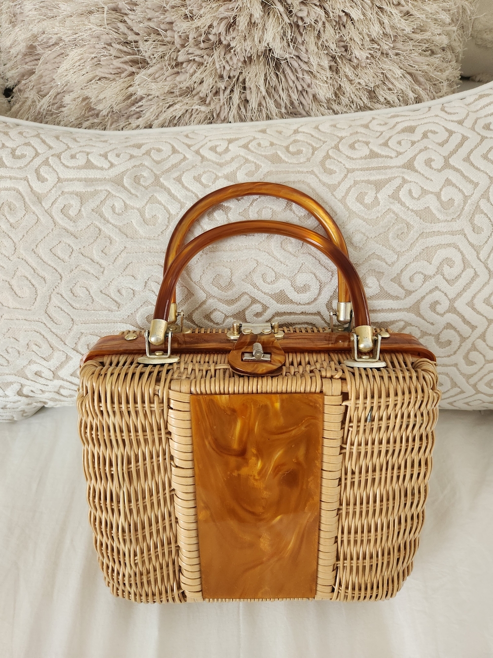 Vintage Princess Charming by Atlas Wicker Handbag – Mid-Century Amber Lucite